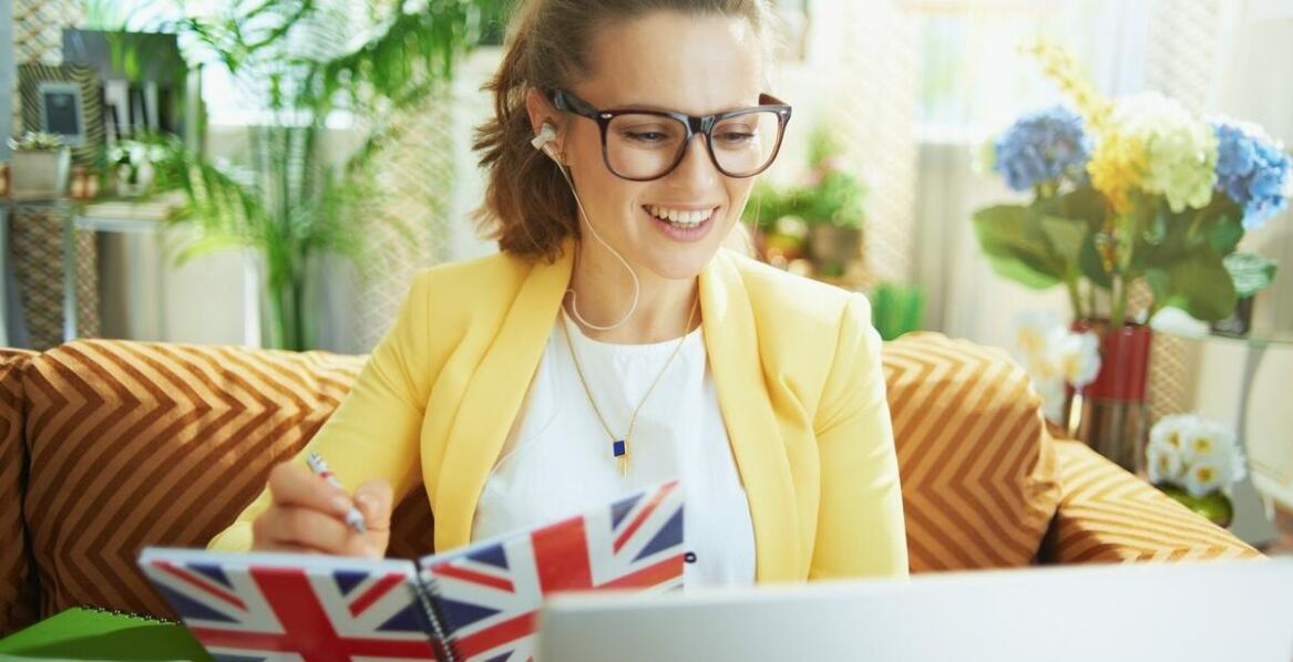 Jak przysięgły tłumacz wspiera międzynarodowe transakcje biznesowe?