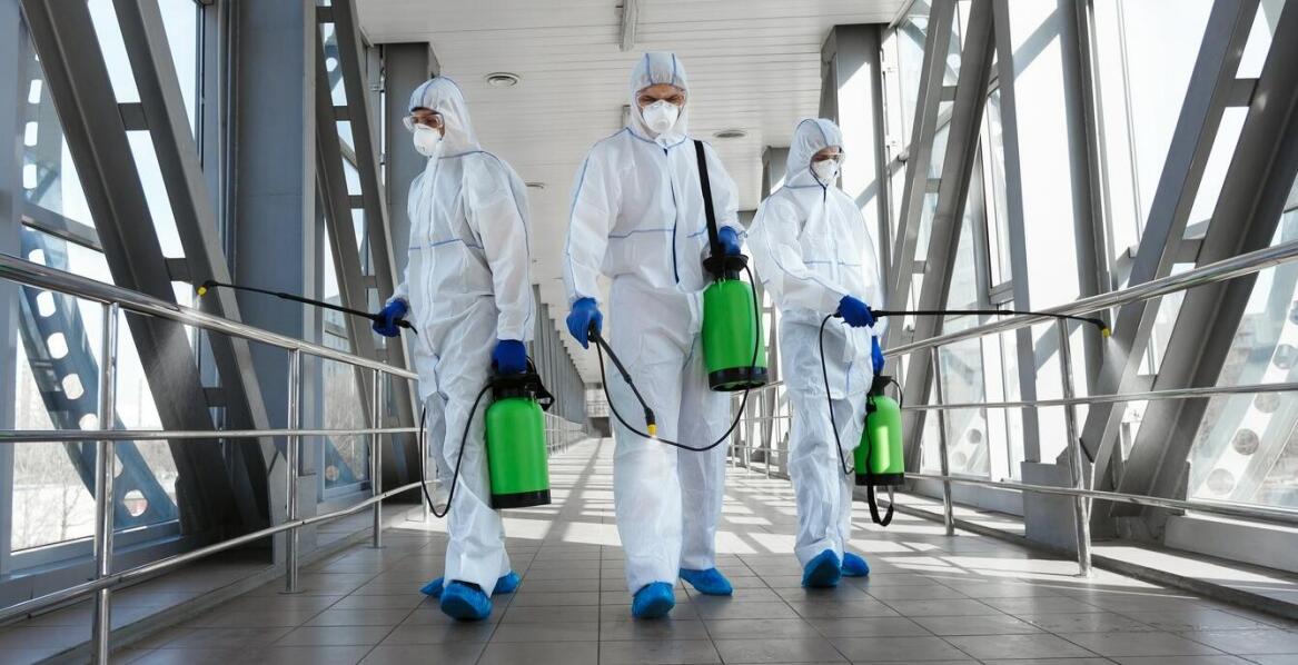 Jak sprzątające usługi wpływają na bezpieczeństwo zewnętrznych terenów?