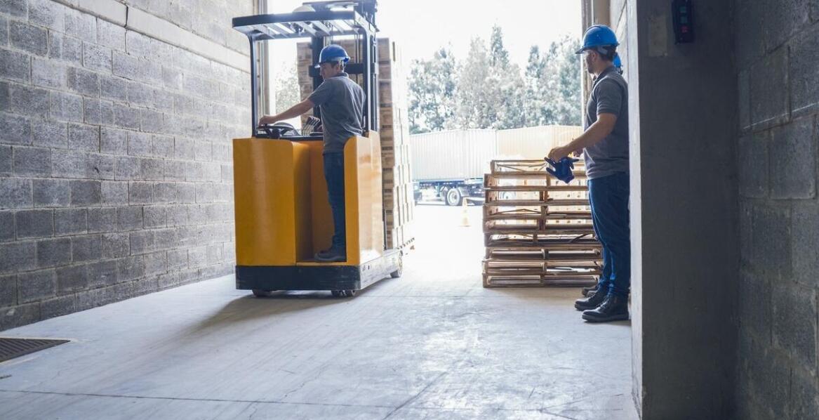 Jak elastyczny wynajem widłowych wózków może pomóc w dynamicznych warunkach rynkowych?