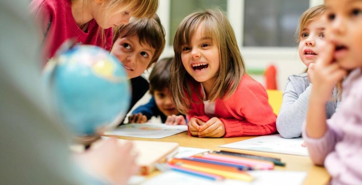 Niski hoker w edukacji – korzyści dla nauczycieli i uczniów