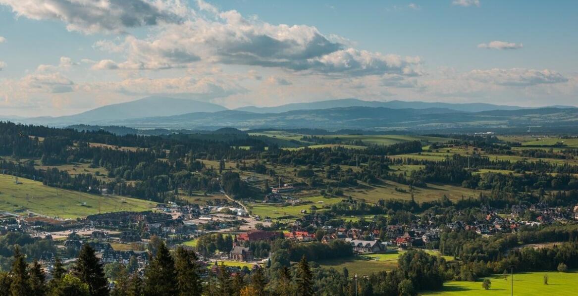 Obozy sportowe dla dzieci i młodzieży: Aktywny wypoczynek i rozwój fizyczny w hotelach Wielkopolski