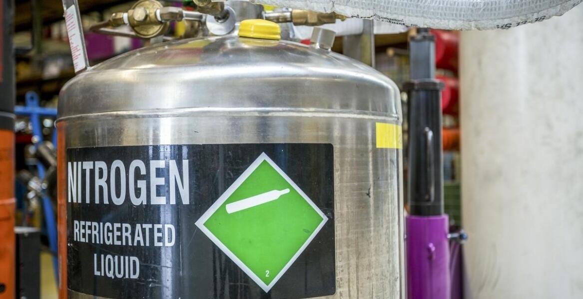 Jakie czynniki wpływają na wybór odpowiedniego technicznego gazu do przemysłowych zastosowań?