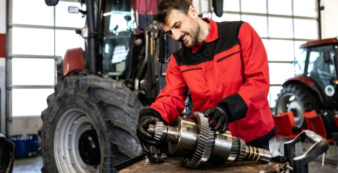Zalety zakupu części do maszyn rolniczych w hurtowniach online