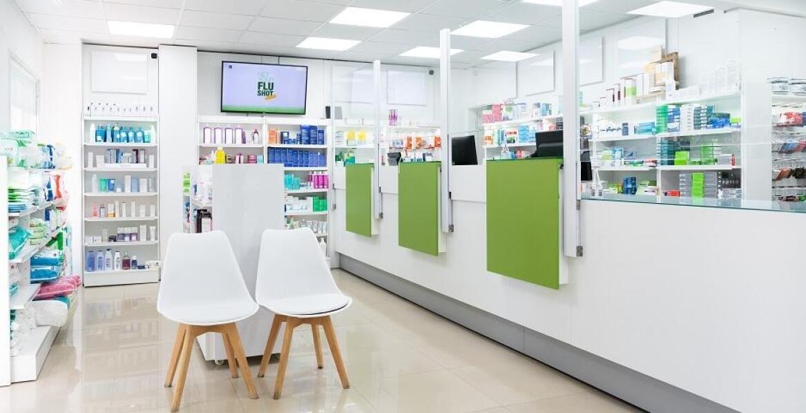 Rola ergonomii w projektowaniu aptecznych mebli – komfort pracy i obsługi klienta