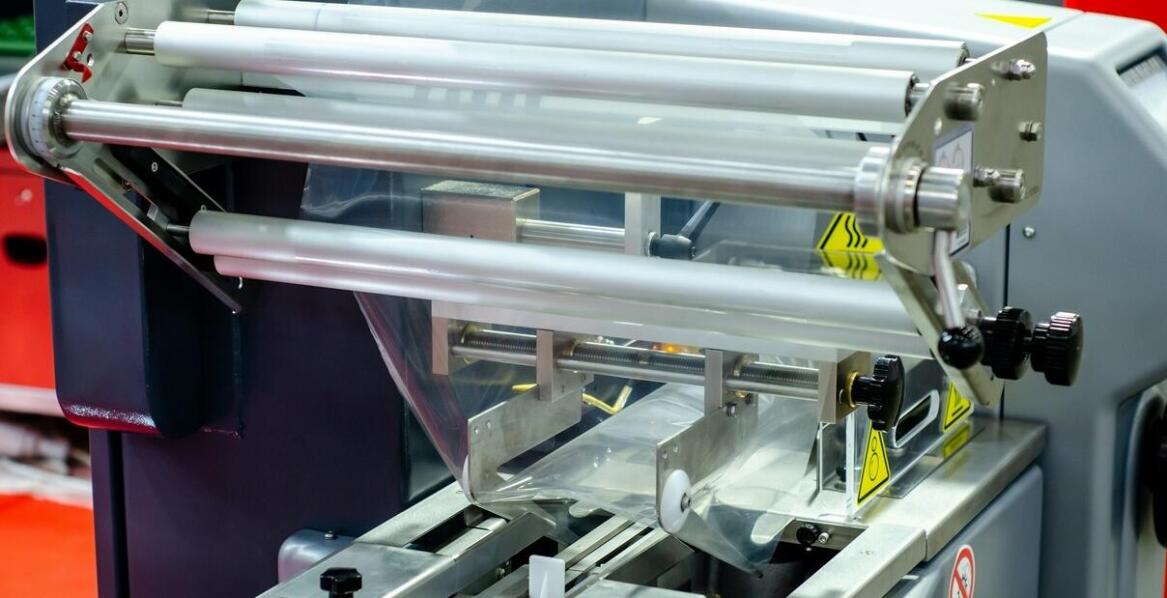 Jak pakowanie słodzika do saszetek może zwiększyć efektywność operacyjną?