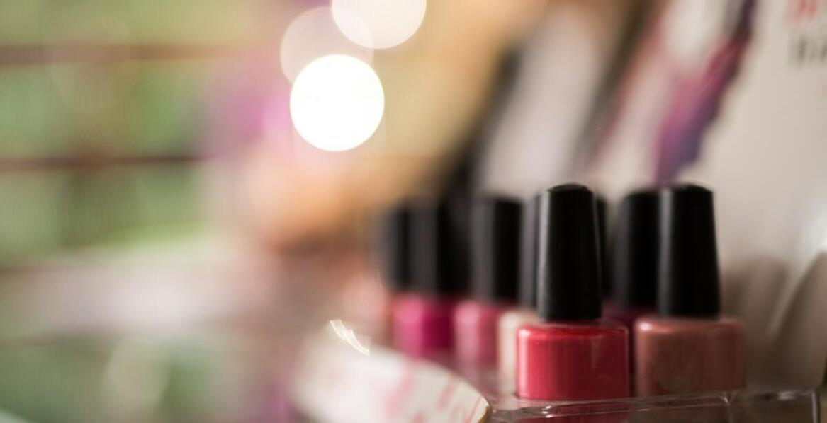 Dlaczego jakość cnd shellac z hurtowni ma znaczenie dla stylizacji paznokci?