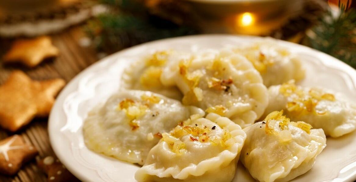 Odkryj uroki lokalnej kuchni podczas pobytu w Zajączkowie.