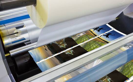 Nowoczesne maszyny do foliowania – co oferują technologie najnowsze?