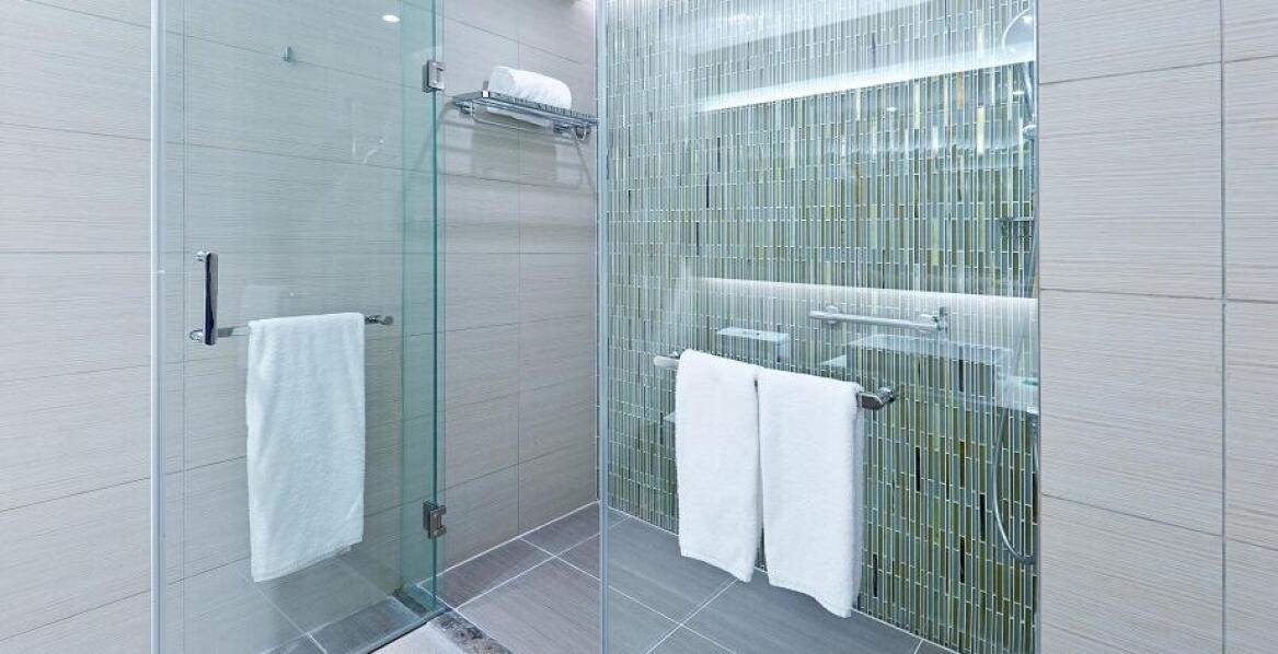 Jakie innowacje wprowadzono w projektowaniu kabin prysznicowych nowoczesnych?