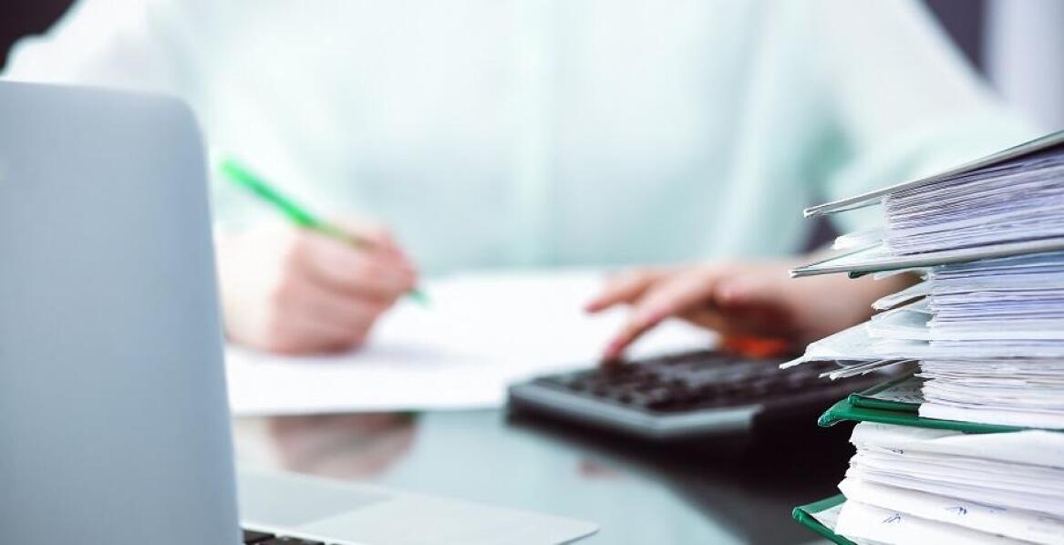 Kluczowe korzyści z outsourcingu księgowych usług dla małych firm