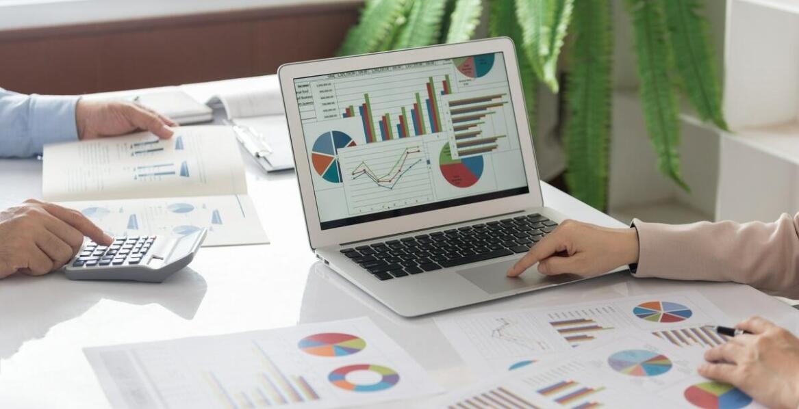 Jakie elementy powinien zawierać plan prowadzenia fanpage'a dla maksymalnej efektywności?