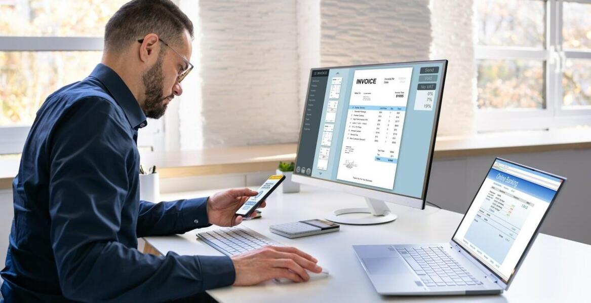 Kompleksowa obsługa kadrowo-płacowa dla przedsiębiorstw – co obejmuje?