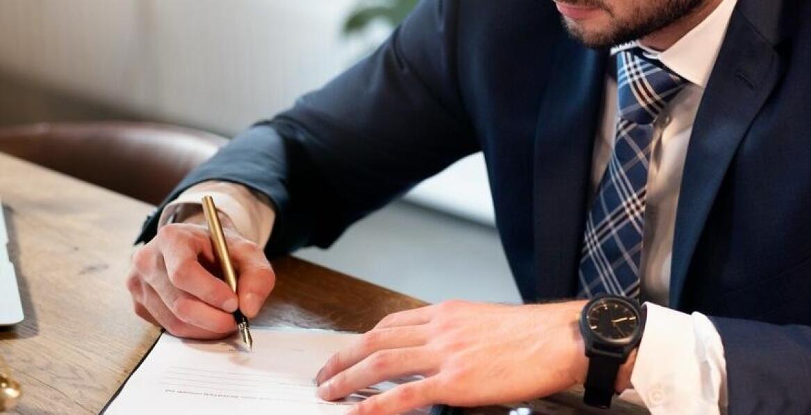 Jak notariusz może wspierać przy zakładaniu fundacji?