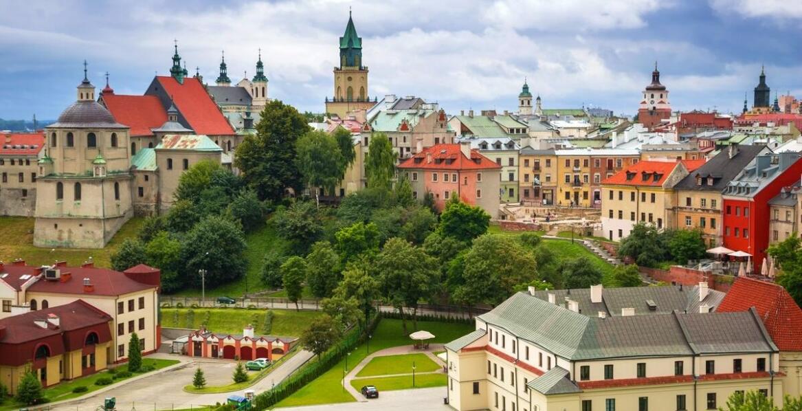 Jak reklamowe bilbordy mogą wspierać kulturalne wydarzenia w Krakowie?