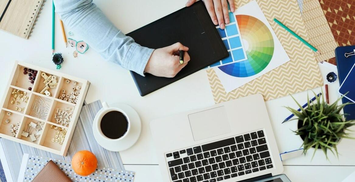 Nowoczesne techniki animacyjne w projektowaniu logotypów