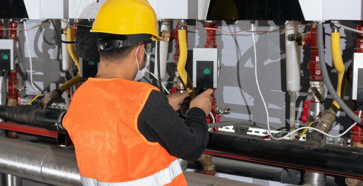 Jak zdalne nadzorowanie ułatwia zarządzanie chłodniczymi instalacjami?