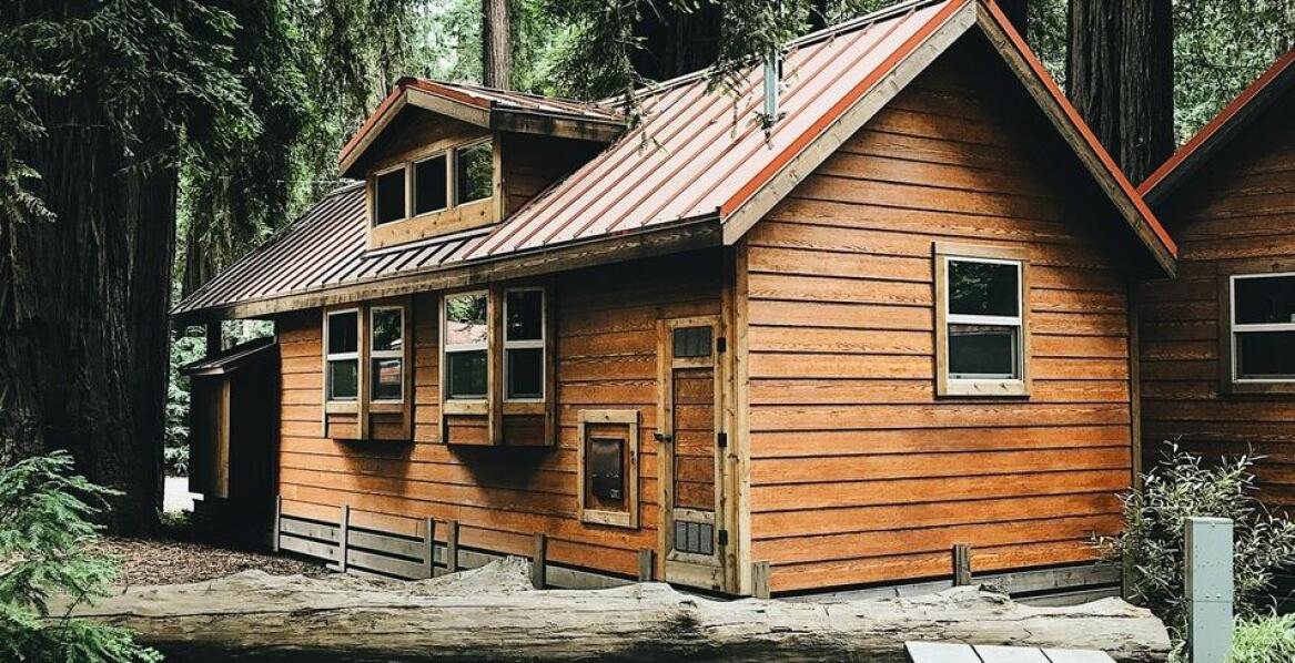 Zdrowy mikroklimat w drewnianych domach: jak go osiągnąć?