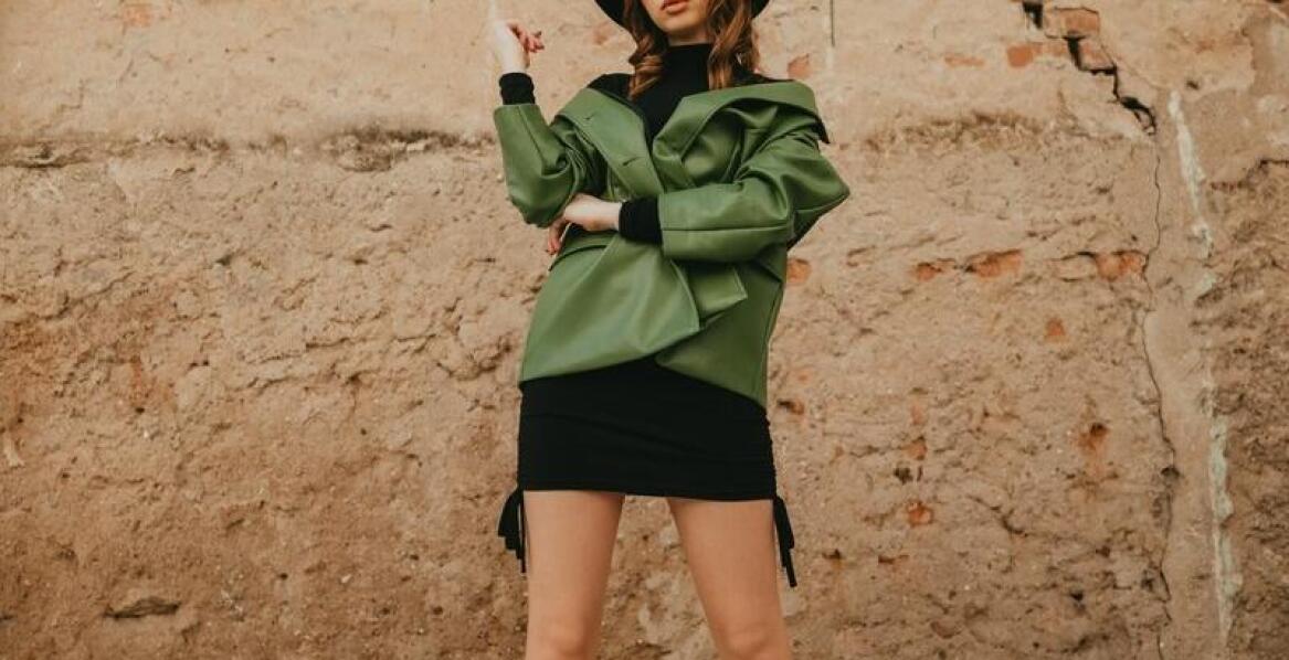 Elegancja a pończochy – jak je nosić, by wyglądać zjawiskowo?