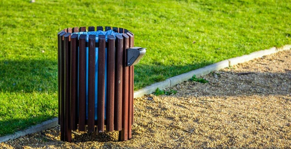 Jak różnorodność rozmiarów wpływa na wybór śmietnikowych osłon?