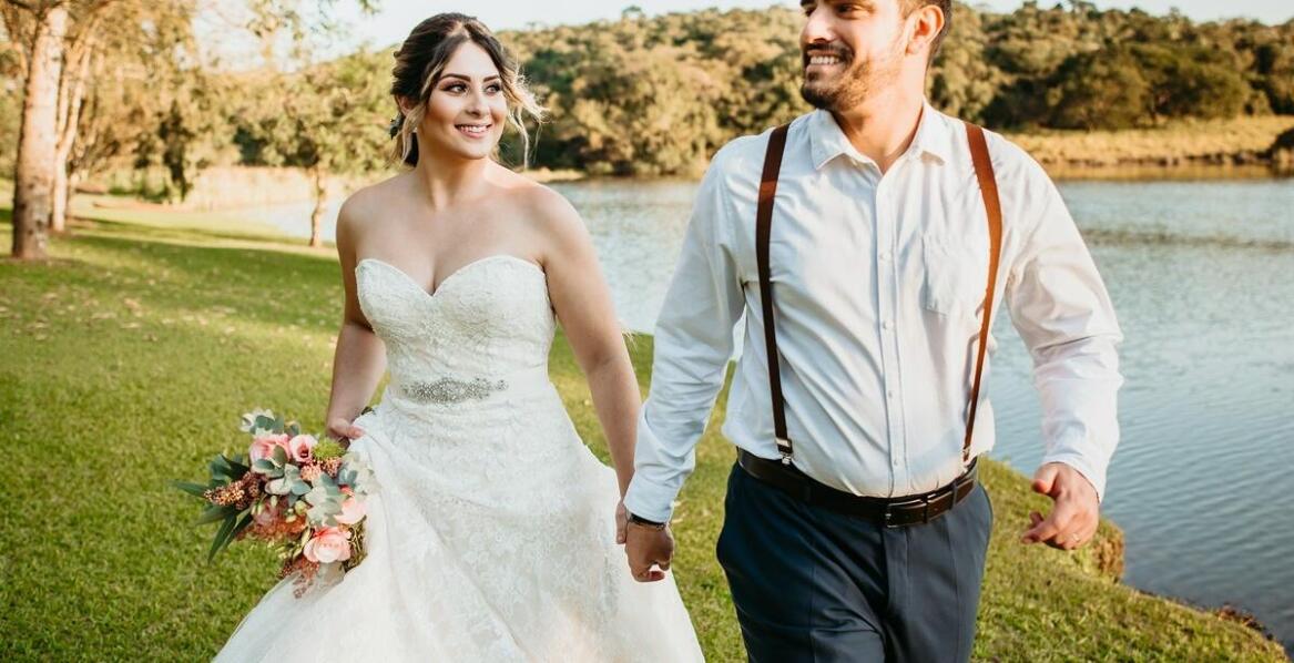 Jak ślubny fotograf może pomóc niefotogenicznym osobom?