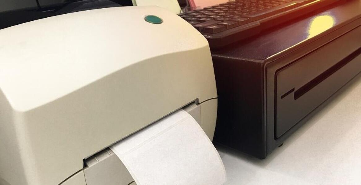 Zalety korzystania z fiskalnej drukarki w małym biznesie