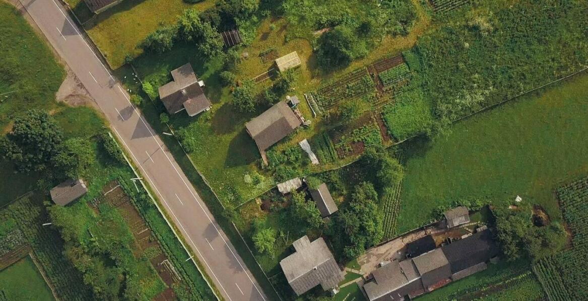 Jakie są najczęstsze przyczyny sporów o granice działek i jak ich uniknąć dzięki geodezyjnym usługom?