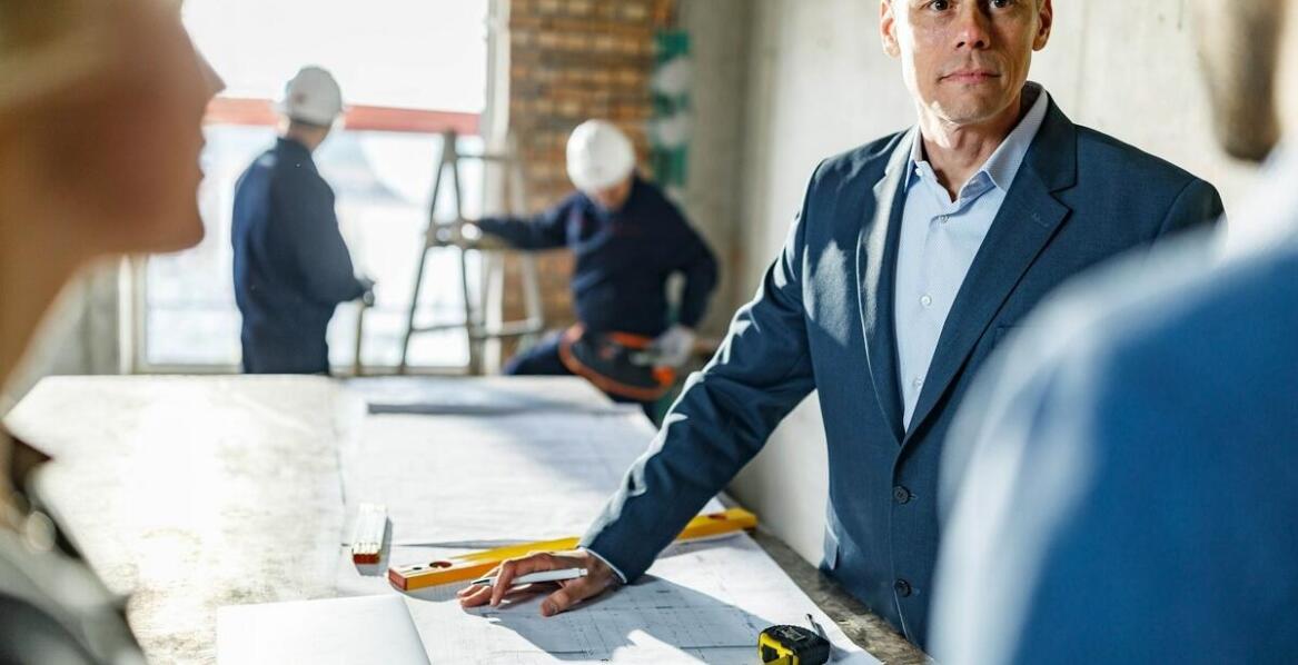 Inspektor nadzoru inwestorskiego i jego wpływ na efektywność projektu.