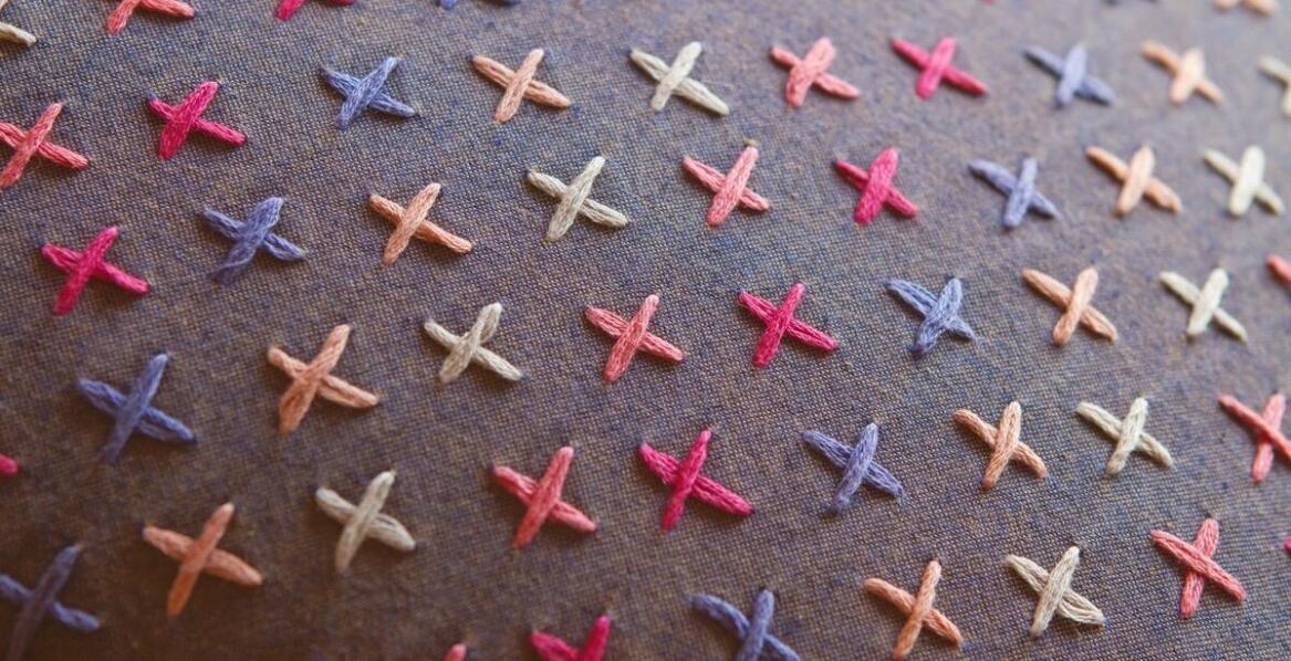 Jak wzdłużne i poprzeczne cięcie wpływa na jakość produktów z filcu?