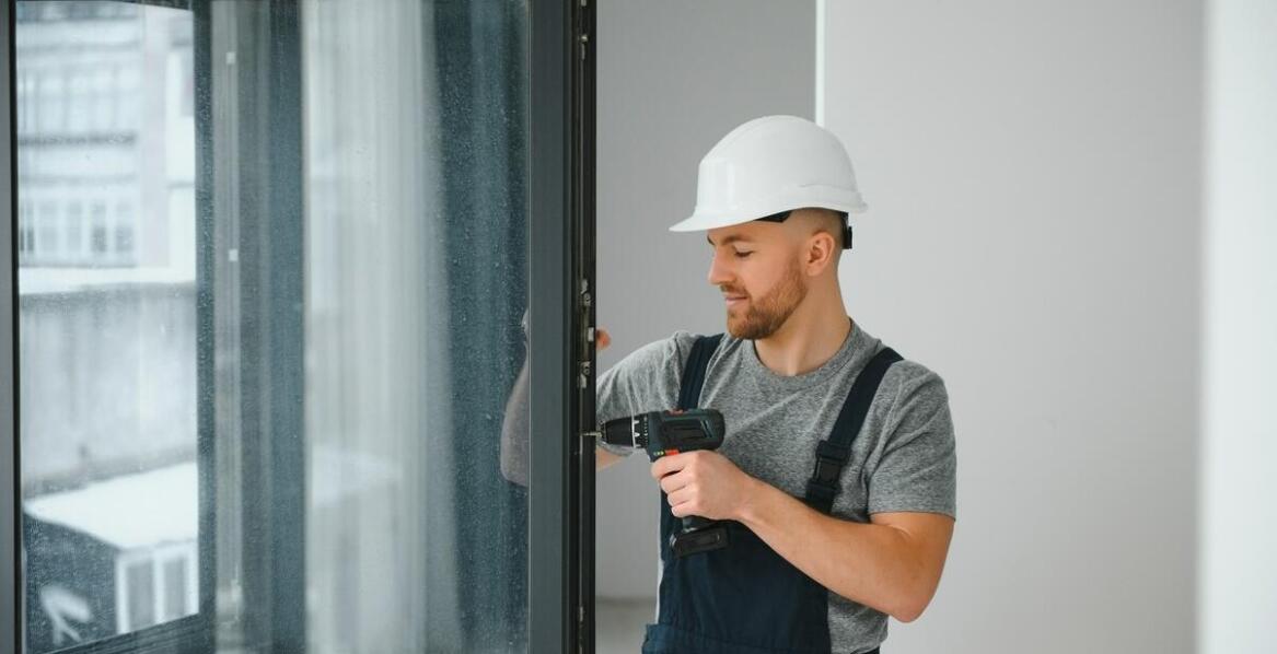 Proces montażu bram ppoż. – co warto wiedzieć przed zakupem?