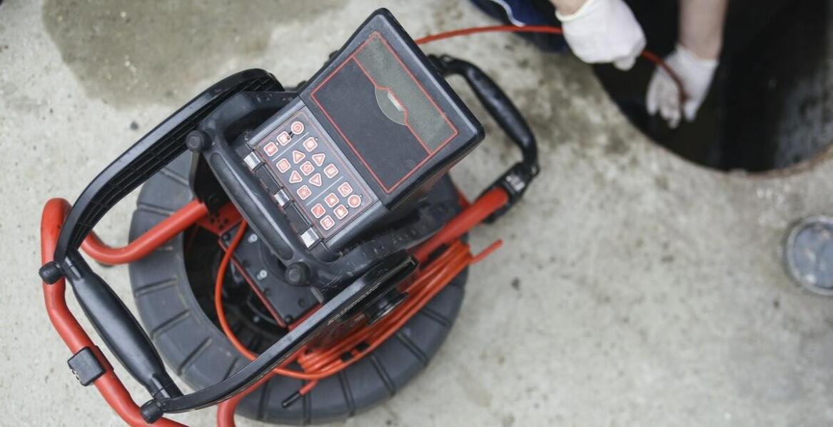 Jak usuwanie zatorów wpływa na długowieczność systemu kanalizacyjnego?