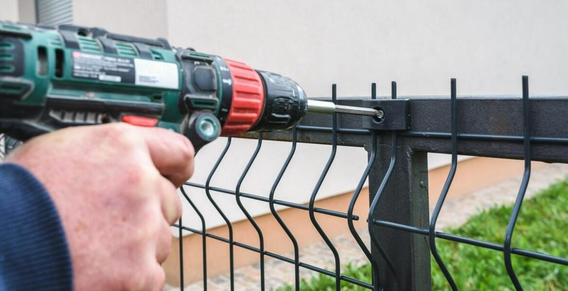 Jakie są najważniejsze etapy montażu elektrycznych ogrodzeń?