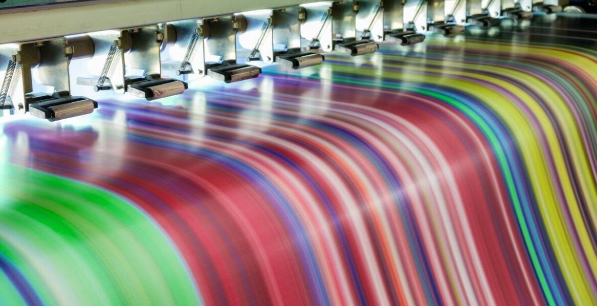 Znaczenie szybkiej realizacji zamówień w branży poligraficznej.