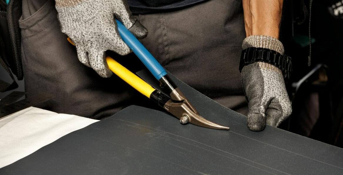 Dlaczego warto zaufać specjalistom w renowacji podsufitek?