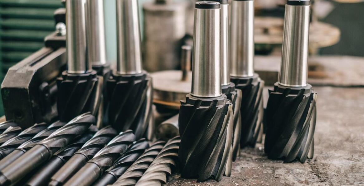 Jak płytki z węglika spiekanego wspierają rozwój technologii CNC?