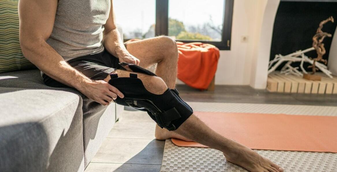 Ortezy na kolanowe stawy: kiedy są niezbędne w procesie leczenia?