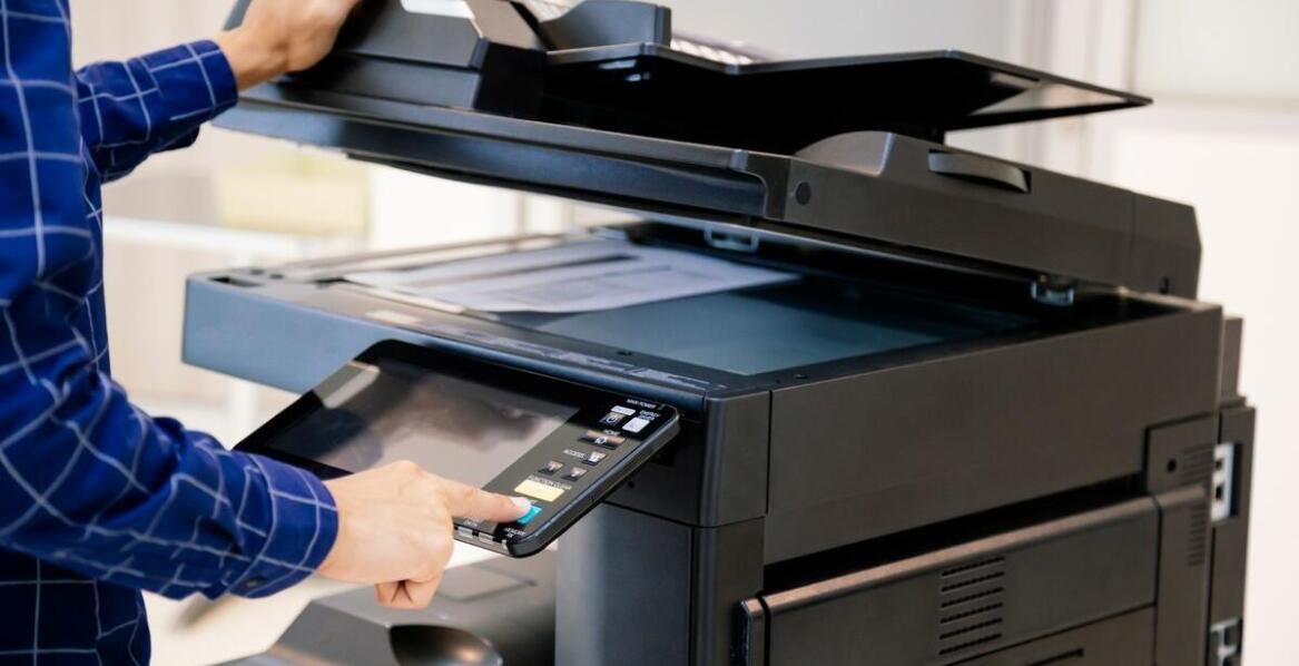 Sezonowy wynajem kserokopiarek w Poznaniu - dla kogo jest to rozwiązanie?