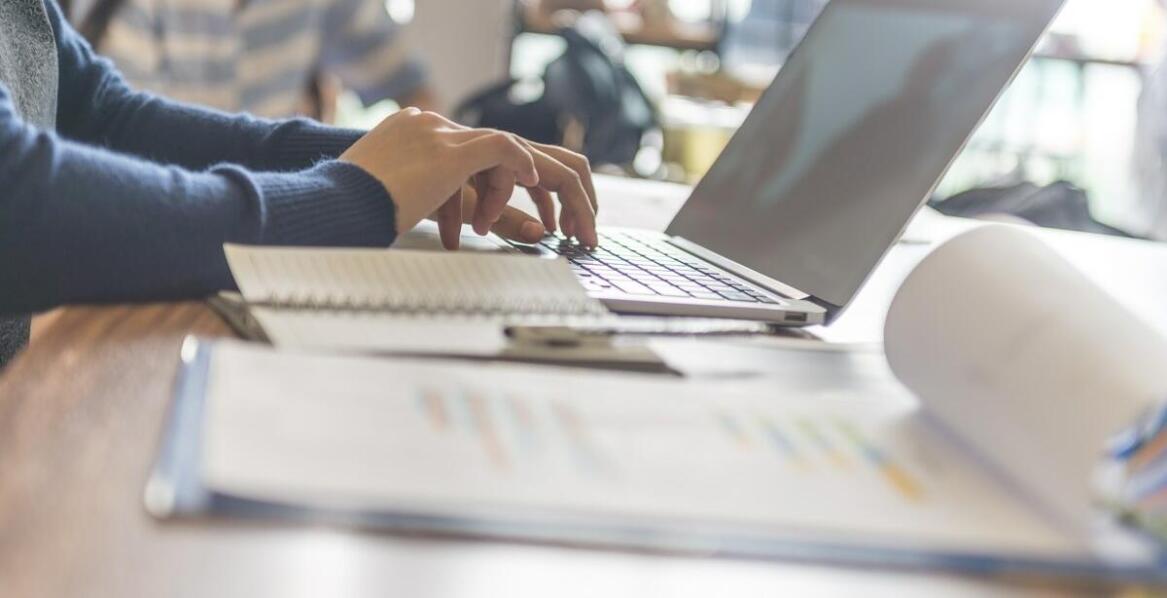 Rola przysięgłych tłumaczeń w adaptacji dokumentów do lokalnych wymogów