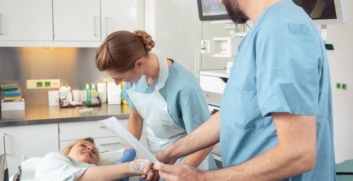 Jak przygotować pacjenta do medycznego transportu z Anglii?