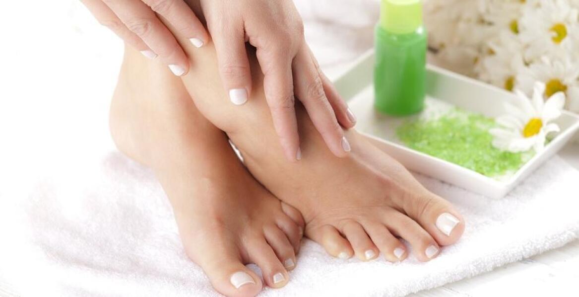 Przegląd dostępnych pakietów zabiegów na stopy w naszej ofercie