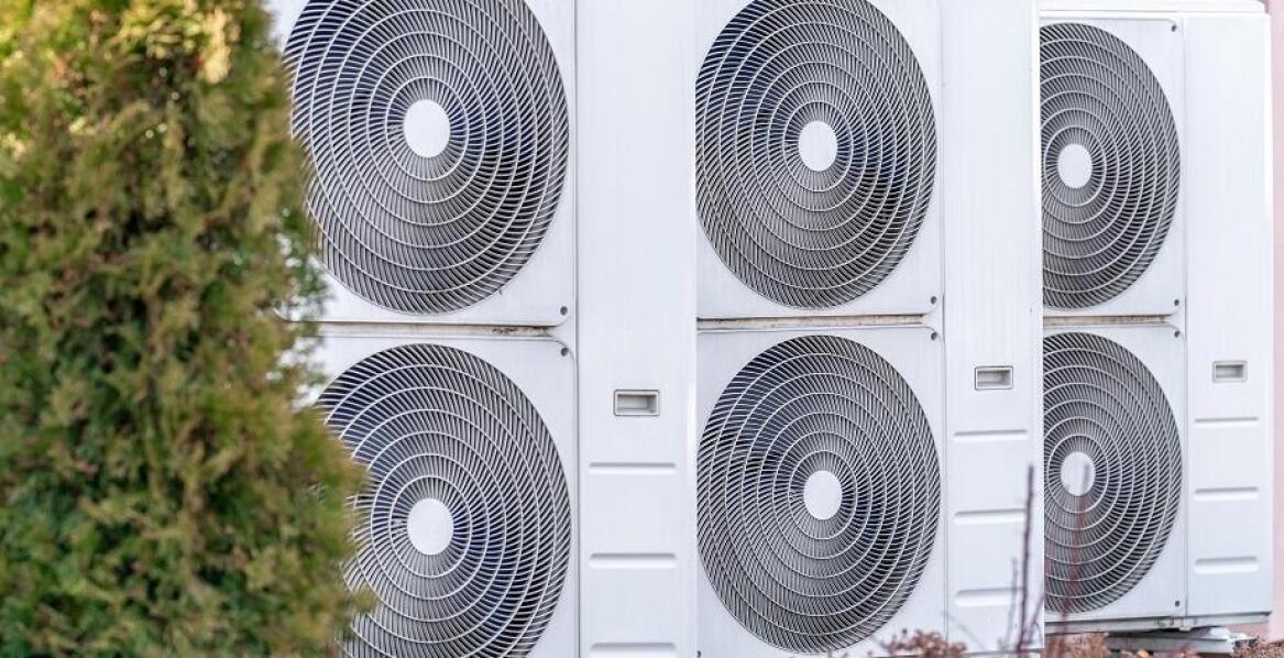 Zastosowanie ciepła pomp w chemicznym przemyśle - specyfika i korzyści