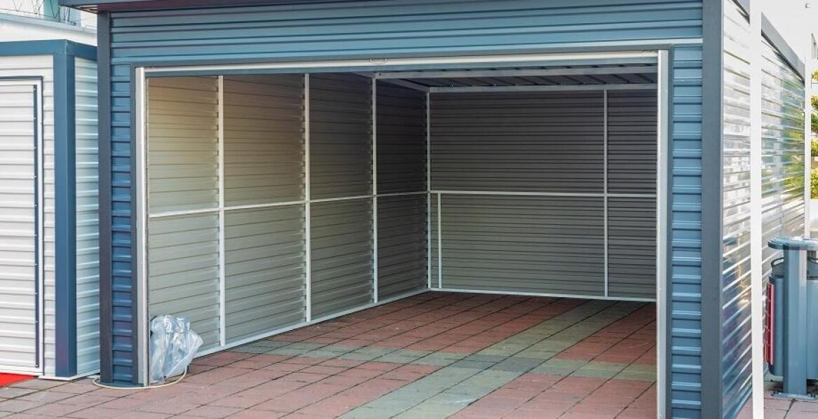 Główne zalety blaszanych garaży w codziennym użytkowaniu