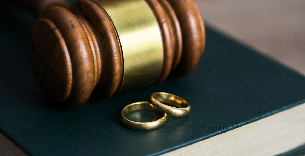 Jakie kroki podjąć, aby skutecznie przeprowadzić rozwód z pomocą adwokata?