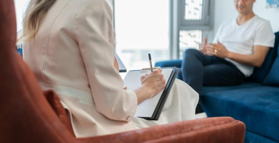 Jak psychoterapia może pomóc w leczeniu lękowych zaburzeń?