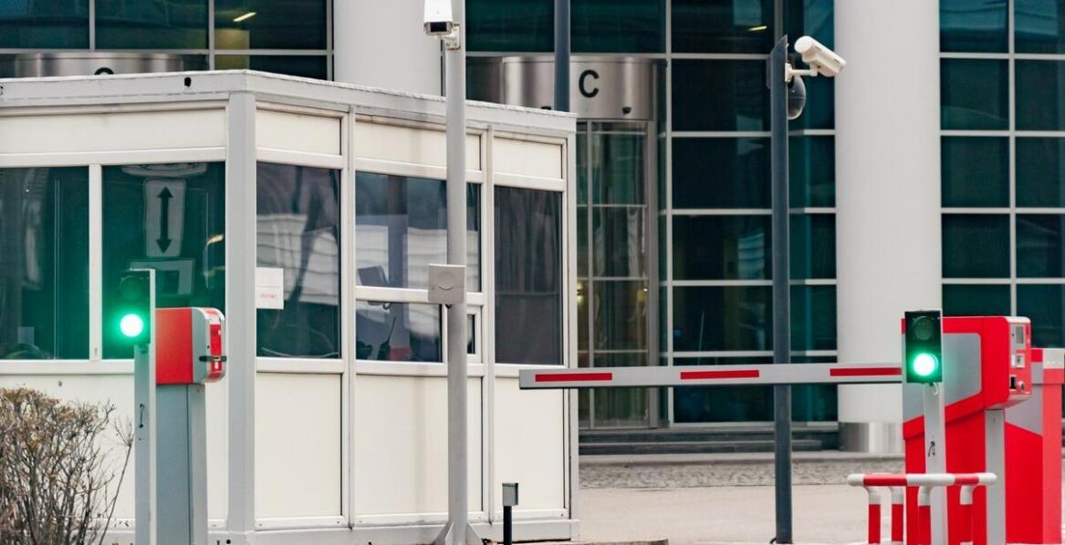 Wpływ ochronnej wieży na poprawę bezpieczeństwa na terenach rekreacyjnych