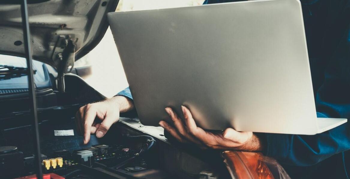 Nasze podejście do instalacji i konfiguracji oprogramowania na laptopach