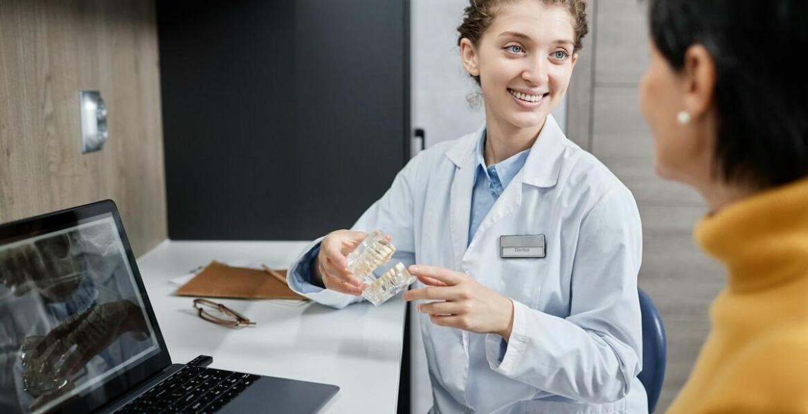 Jakie są najczęstsze pytania pacjentów dotyczące wybielania zębów?