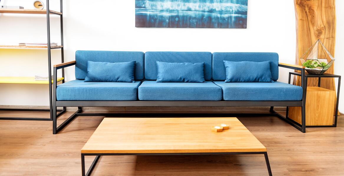 Jakie są zalety wyboru loftowej ławki do przestrzeni mieszkalnej?