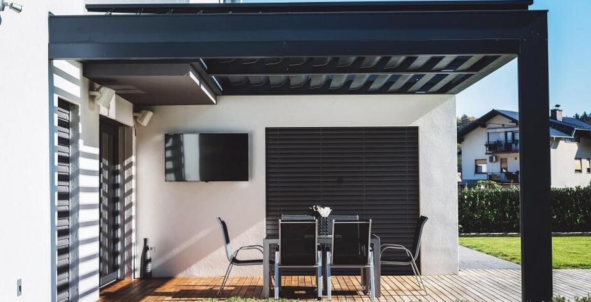 Zalety pergoli na wymiar w tworzeniu rekreacyjnej przestrzeni na tarasie