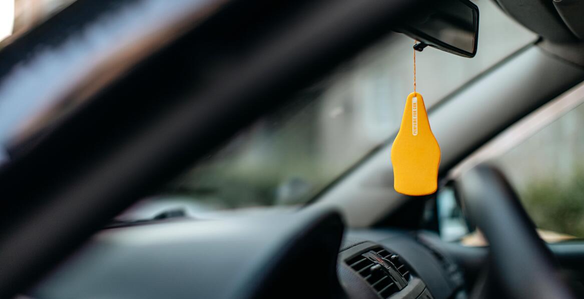 Jak zapachowe zawieszki do auta mogą poprawić komfort podróży?