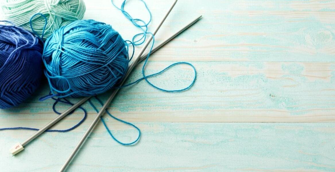 Jakie dziewiarskie akcesoria wybrać, aby ułatwić sobie pracę?